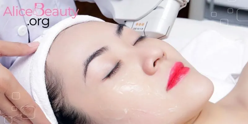 Lan da rạng rỡ với dịch vụ trẻ hoá da